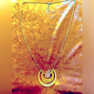 Lucky Brand Long Necklace with Trilevel Guld & Silver Toned Pendant